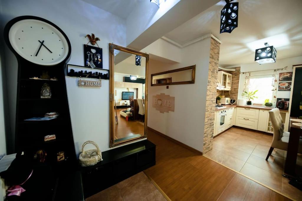 Apartament Lux Crialy - 75 M2 - Free Parking تيميشورا المظهر الخارجي الصورة